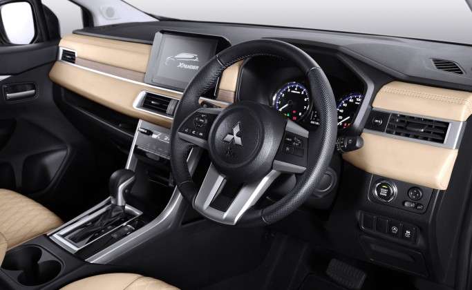 1636380640-new-horizontal-axis-design-dashboard-with-soft-pad-materialjpg